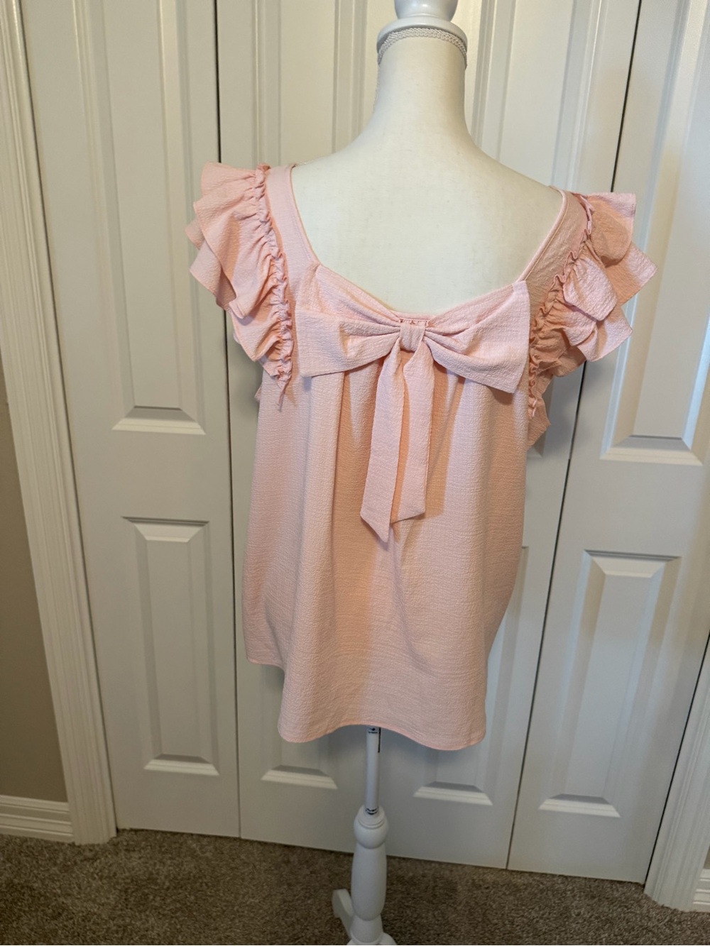 🥳Textured Ruffle Sleeve Bow Back Detail Top Size XL EUC - Picture 11 of 13